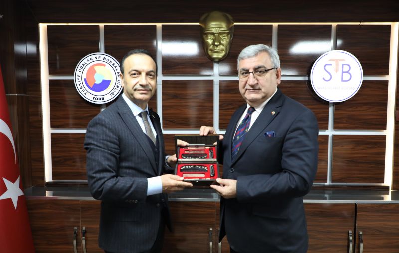 MİLLETVEKİLİ ÖZYÜREK VE PARTİ YÖNETİMİ BAŞKAN HASTAOĞLU’NU ZİYARET ETTİ