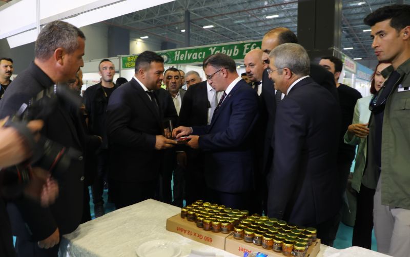 SİVAS TİCARET BORSASI, VAN MUTFAK YÖRESEL ÜRÜNLER VE GURME FUARI’NA KATILDI 