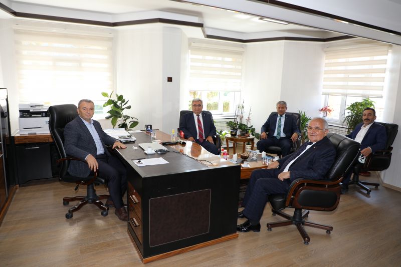 BAŞKAN HASTAOĞLU VE YÖNETİM KURULU ÜYELERİ TARIM KREDİ KOOP BÖLGE MÜDÜRÜ USLU'YU ZİYARET ETTİ