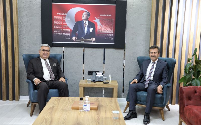 BAŞKAN HASTAOĞLU'NDAN MİLLİ EĞİTİM MÜDÜRÜ ASLAN'A ZİYARET